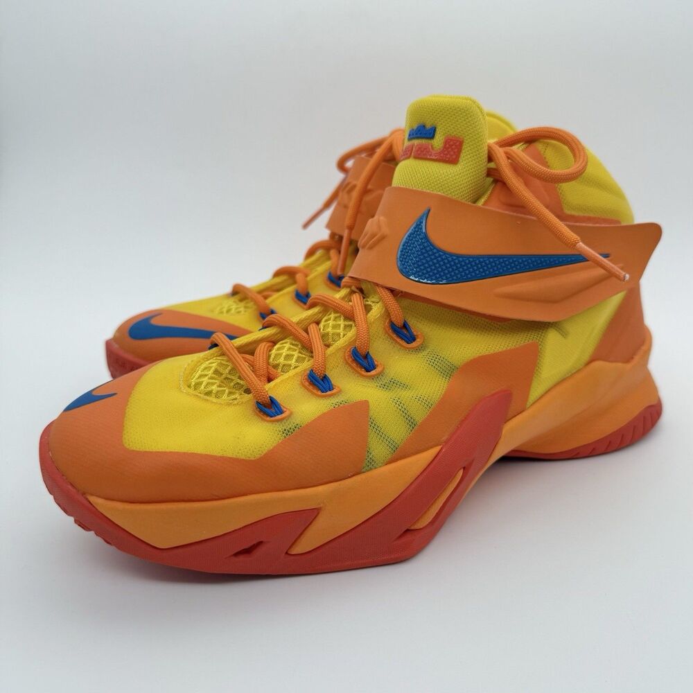 NIKE Lebron James Soldier 8 Basketball Sneakers Boys 6Y  Tour Yellow 653645-700